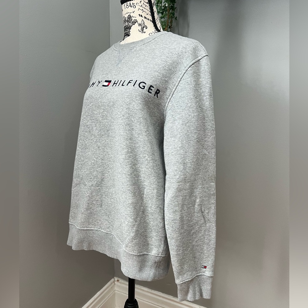 Tommy Hilfiger Women’s Medium Crewneck Sweater Sweatshirt - Picture 4 of 7